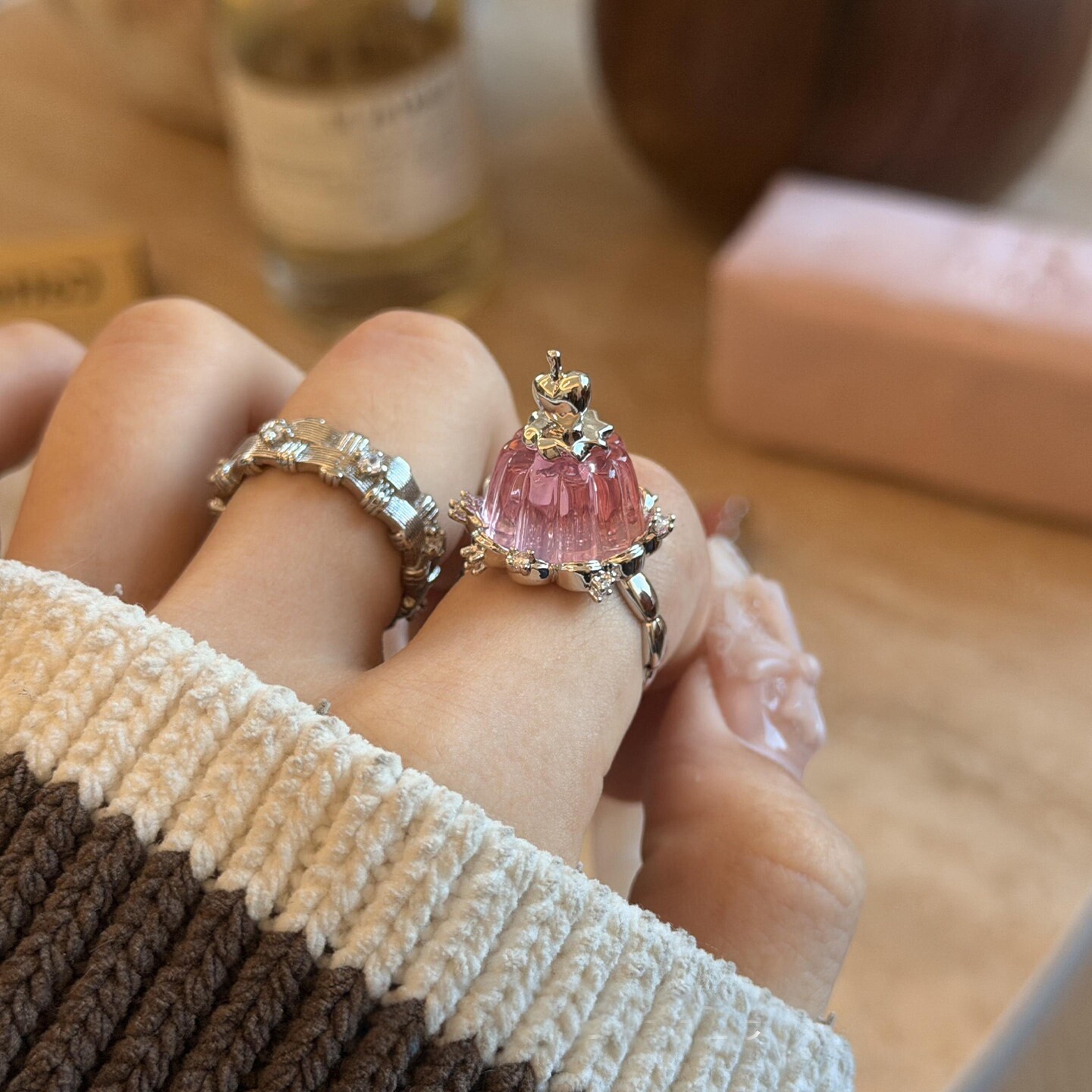 Sweet pink jelly pudding cake ring for women