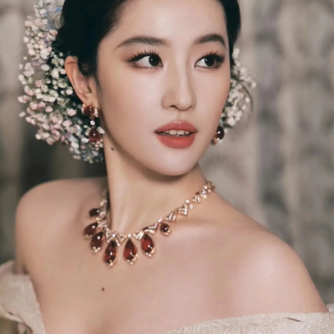 刘亦菲满天星同款仿红色宝石项链女配饰轻奢高级感锁骨链时尚颈链,淘宝优惠券,粉丝福利购,淘宝优惠卷