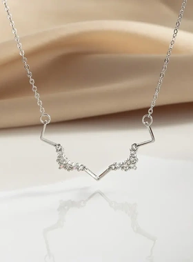 s925银锆石波浪项链女韩国v形气质百搭销骨链2021年新款潮