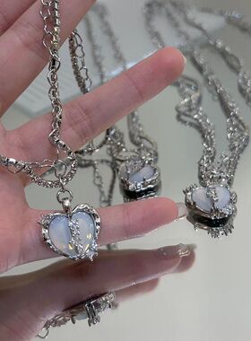 清冷美女多层闪钻分裂微镶锆石爱心项链女高级感甜酷锁骨链颈链
