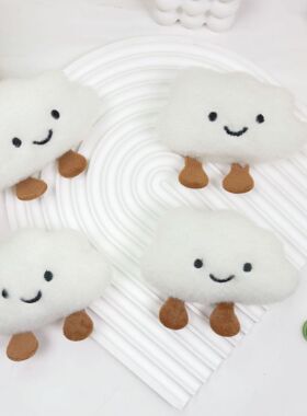 可爱白色云朵毛绒胸针云朵配件