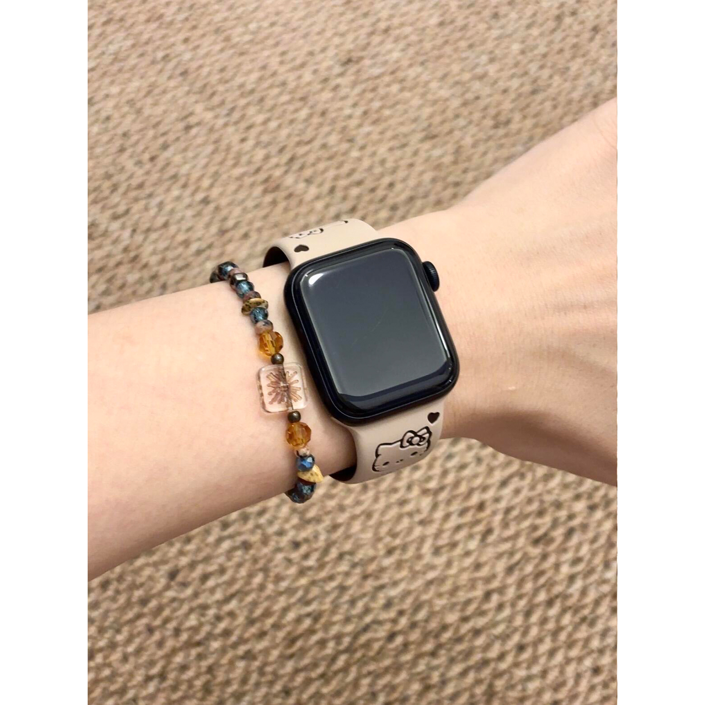 撞色KT猫适用applewatch硅胶表带iWatch11/10/9/8凯蒂猫印花蝴蝶扣柔软苹果手表ultra运动透气可爱腕带女秋冬 - 图0