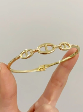 高级感猪鼻子手镯简约风高级感微镶手环气质小众复古轻奢镯子
