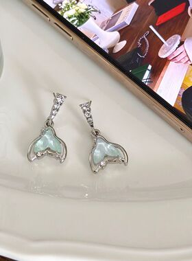 夏日精致海边氛围感耳环女简约度假风耳饰小众设计感鱼尾耳钉耳夹