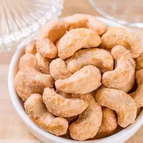 Charcoal roasted cashew nuts 500g large canned large particles Vietnamese cashew dried fruits baked nuts roasted seeds and snacks specialty