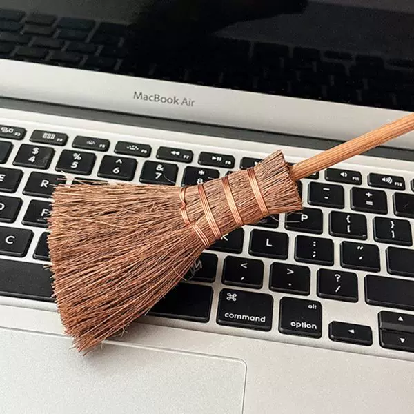 Laptop, multifunctional brush, hygienic keyboard