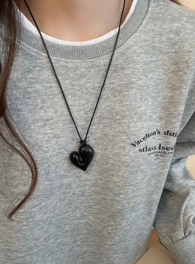 简约红色镂空爱心几何项链小众高级感毛衣链时尚潮流百搭项饰