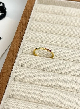 简约精致彩色锆石戒指女高级感小众轻奢不掉色钛钢18k金素圈指环