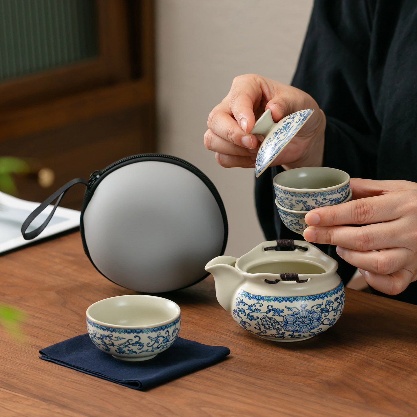 汝窑青花缠枝莲快客旅行套户外便携一壶三杯茶具中式防烫手抓壶,淘宝优惠券,粉丝福利购,淘宝优惠卷