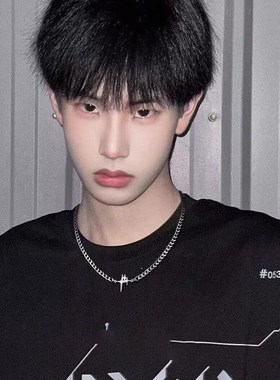 王嘉尔项链星芒百搭古巴吊坠设计小众高级感嘻哈痞帅钛钢男士配饰