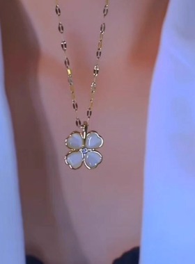 时尚爆款高级感新款四叶花项链