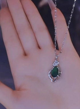 新款祖母绿锆石项链钛钢锁骨
