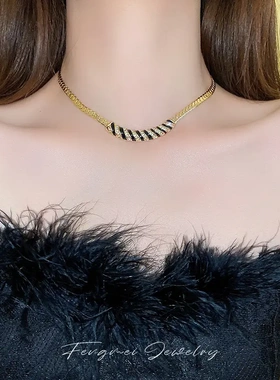 真金电镀镶钻黑色条纹项链女气质锁骨链欧美复古高级感项饰