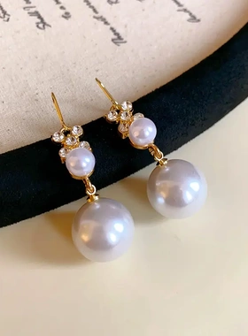 镶钻花朵圆形人造珍珠项链复古宫廷风锁骨链轻奢高级感新款项饰女