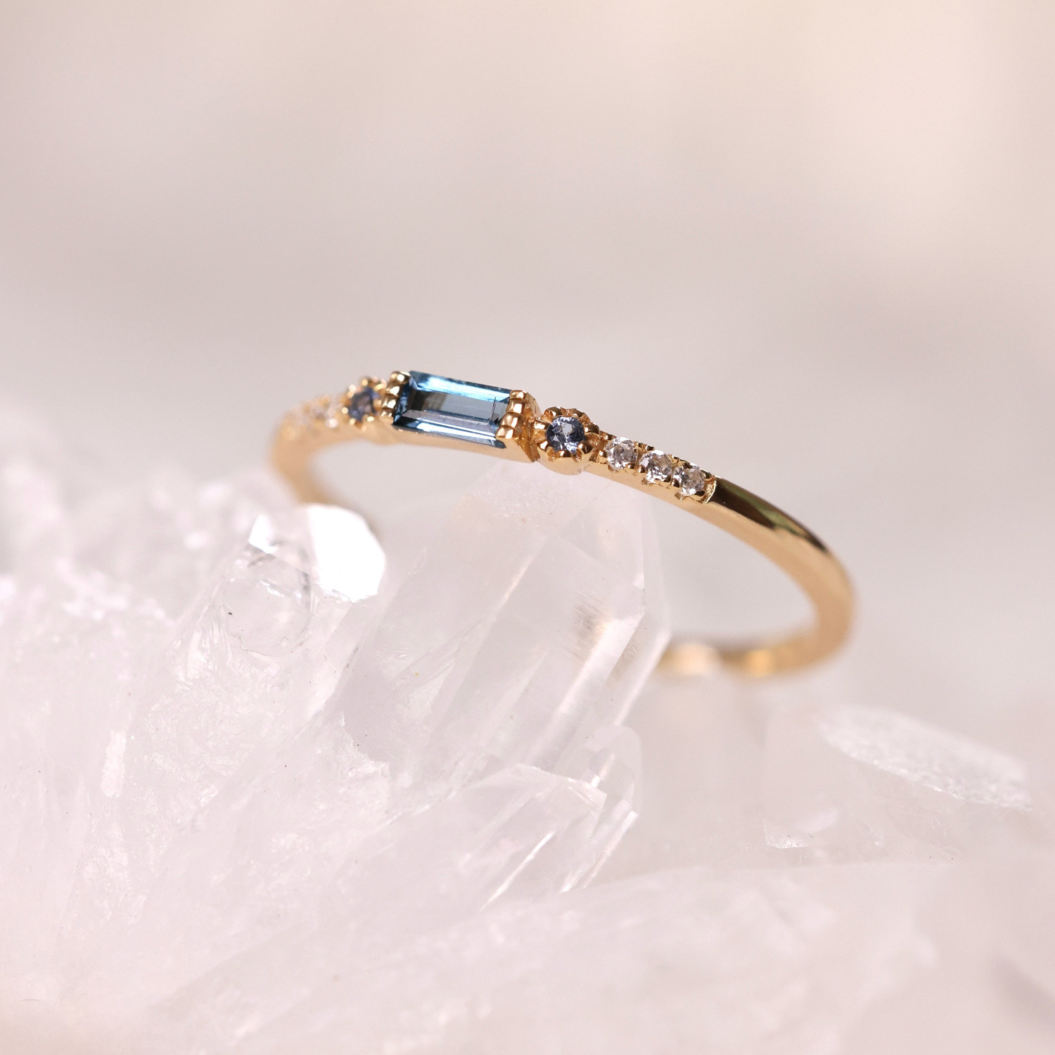 Luosheng<Shi>London Blue Topaz Elegant Colorful Light Luxurious High-end Slim Ring Gift for Best Friend