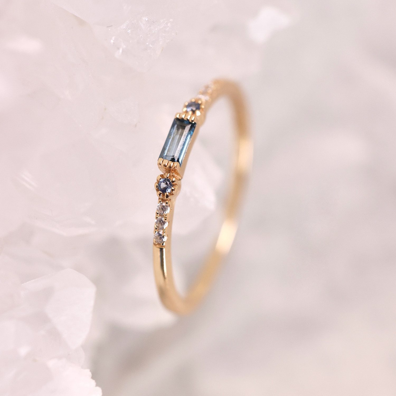 Luosheng<Shi>London Blue Topaz Elegant Colorful Light Luxurious High-end Slim Ring Gift for Best Friend