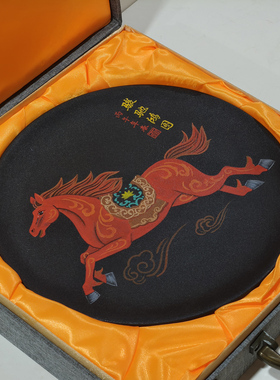 龙山黑陶马年看盘手绘礼盒摆件