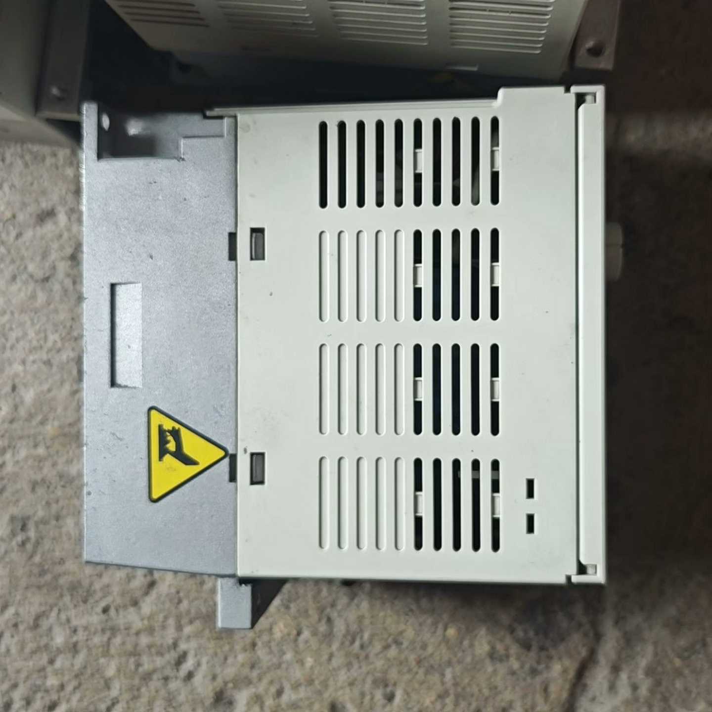 东芝变频器  0.75KW   VFS11S-2007PL-一议价商品 - 图2