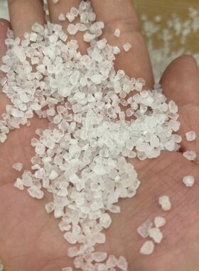 海盐粗盐颗粒白盐汗蒸房热敷用白色盐沙2-4毫米m盐晶透盐颗粒