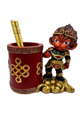 黑神话周边齐天大圣动漫模型摆件悟空笔筒手机支架桌面客厅装饰品