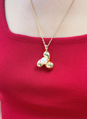 JOOMiLiM茱蜜商场同款阿蕾西斯简约小众轻奢仿珍珠花朵吊坠项链