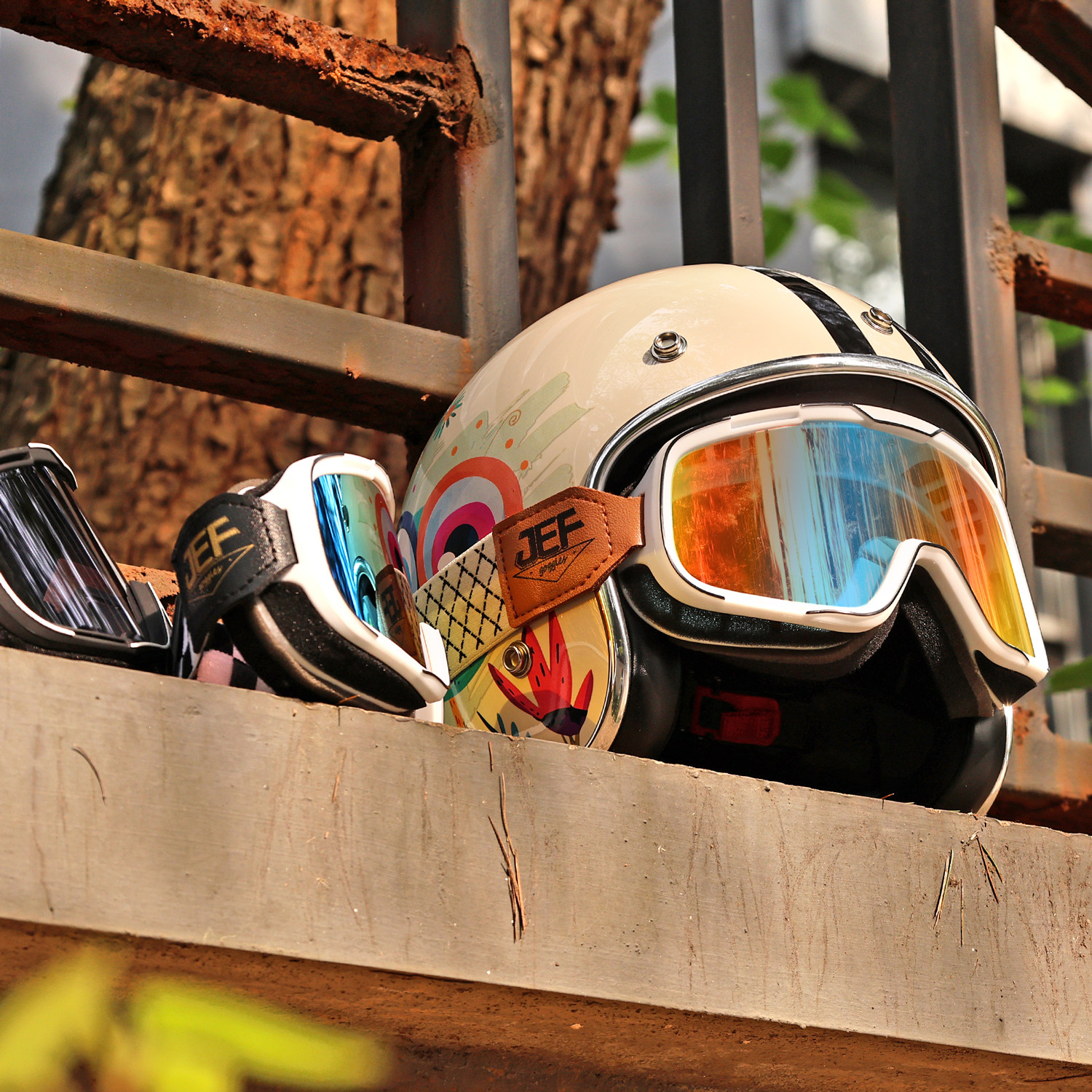 Taiwanese motorcycle goggles are windproof and sand-proof and can be worn with glasses