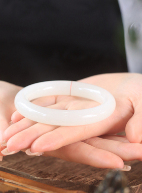 新疆和田玉冰底平安镯一级白手镯