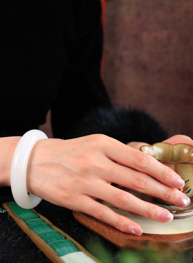 新疆和田玉羊脂白玉手镯平安镯