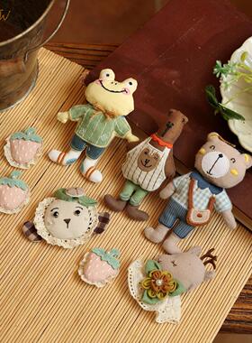 日本可爱的迷你毛绒娃娃DIY小装饰礼物饰品的男人和女人