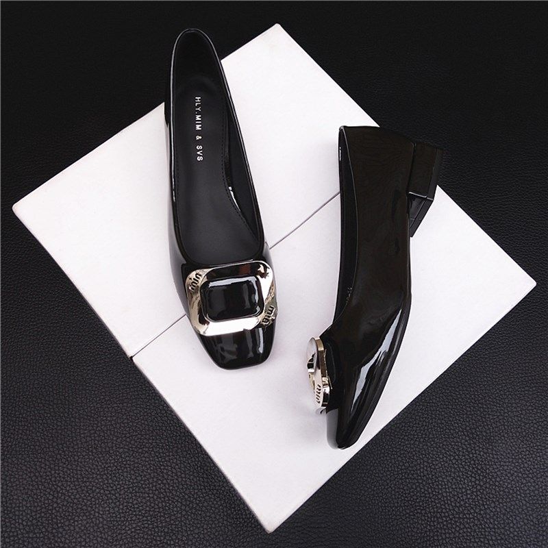 法式方头浅口单鞋女平跟2025年春新款方扣平底鞋气质瓢鞋红色婚鞋,淘宝优惠券,粉丝福利购,淘宝优惠卷