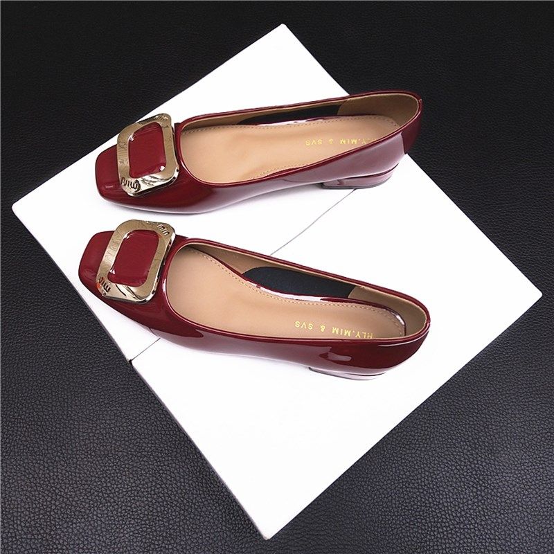 法式方头浅口单鞋女平跟2025年春新款方扣平底鞋气质瓢鞋红色婚鞋,淘宝优惠券,粉丝福利购,淘宝优惠卷