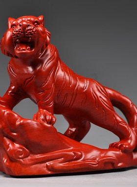 红色木雕老虎摆件实木质上山虎生肖工艺品家居办公桌面装饰工艺品