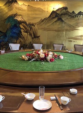 仿真绿色草坪转盘中间摆放塑料草皮酒店餐桌圆草皮装饰品