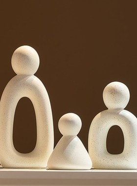 创意现代简约一家三口抽象艺术摆件高级感软装家居客厅书柜装饰品