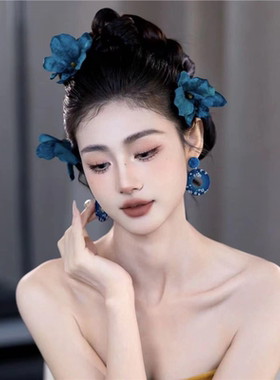 中式月明复古蓝色花朵夹侧边出片
