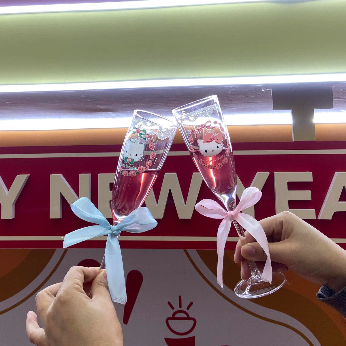 日本进口三霜Hellokitty香槟杯高脚杯kt猫玻璃红酒杯情侣结婚礼物,淘宝优惠券,粉丝福利购,淘宝优惠卷