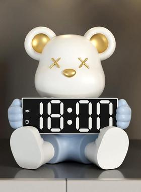 暴力熊时钟闹钟客厅电视柜摆件桌面摆放钟表台式装饰品创意电子钟