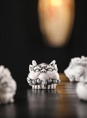 民族潮流文化创意水墨风格吉祥皮秀饰品创意陶瓷白瓷工艺品办公桌