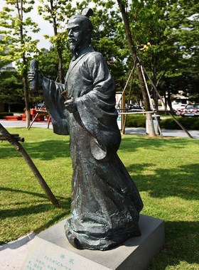 铸铜兵圣孙武人物雕塑定制铜像古代春秋时期孙子兵法雕像落地摆件