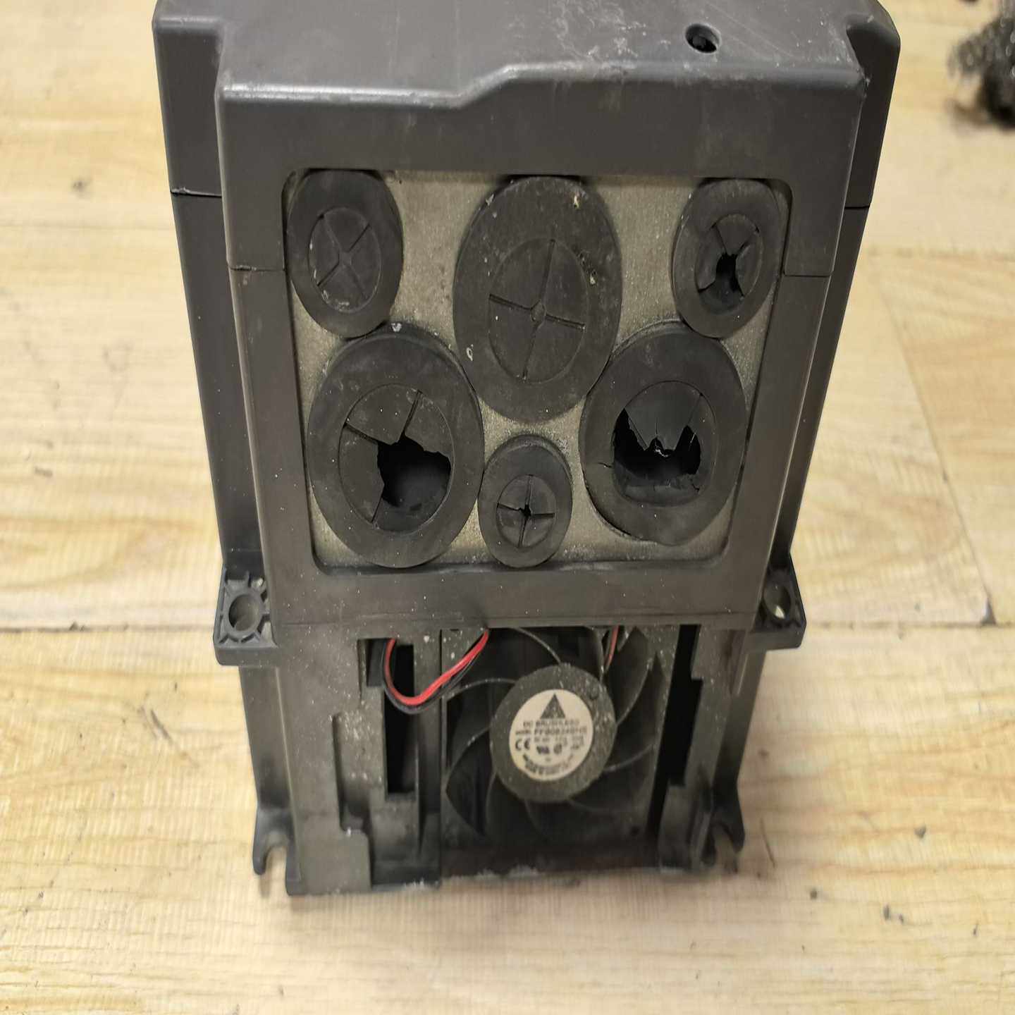 变频器VFD150CP43B-2111KW件 - 图1