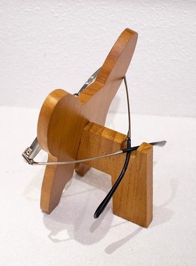 创意设计桌面摆件多功能书桌装饰可做支架治愈柯基图案实木摆件