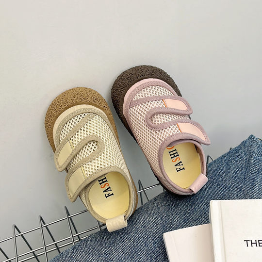 Frühling und Sommer großes Loch hohl transparentes Mesh Semi-Sandalen Koreanische Internet-Promi Casual Schuhe für Männer und Frauen Kinder Klettmutter Zehenschuhe