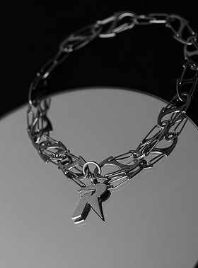 原创小众设计感R字母项链中古高级感潮酷ins风嘻哈锁骨链男女配饰