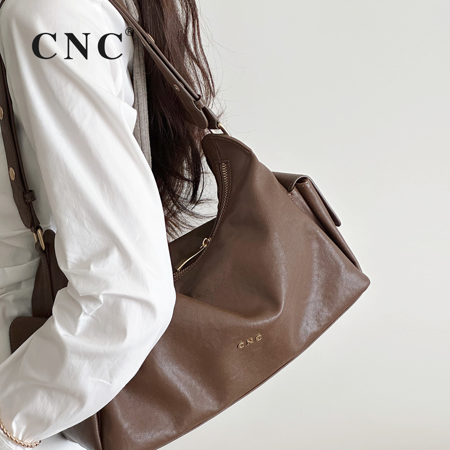 CNC新款女包单肩斜挎真皮腋下包头层牛皮通勤大容量松弛感hobo包,淘宝优惠券,粉丝福利购,淘宝优惠卷