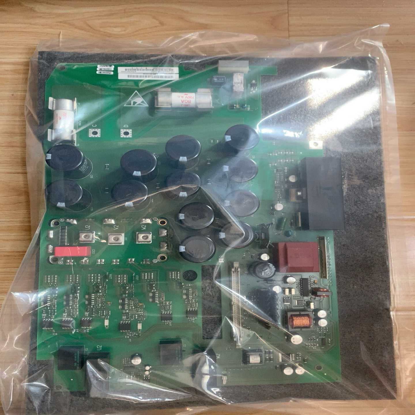 6SE7023-4TC84-1HF36SE70变频器【博航商行】 - 图1