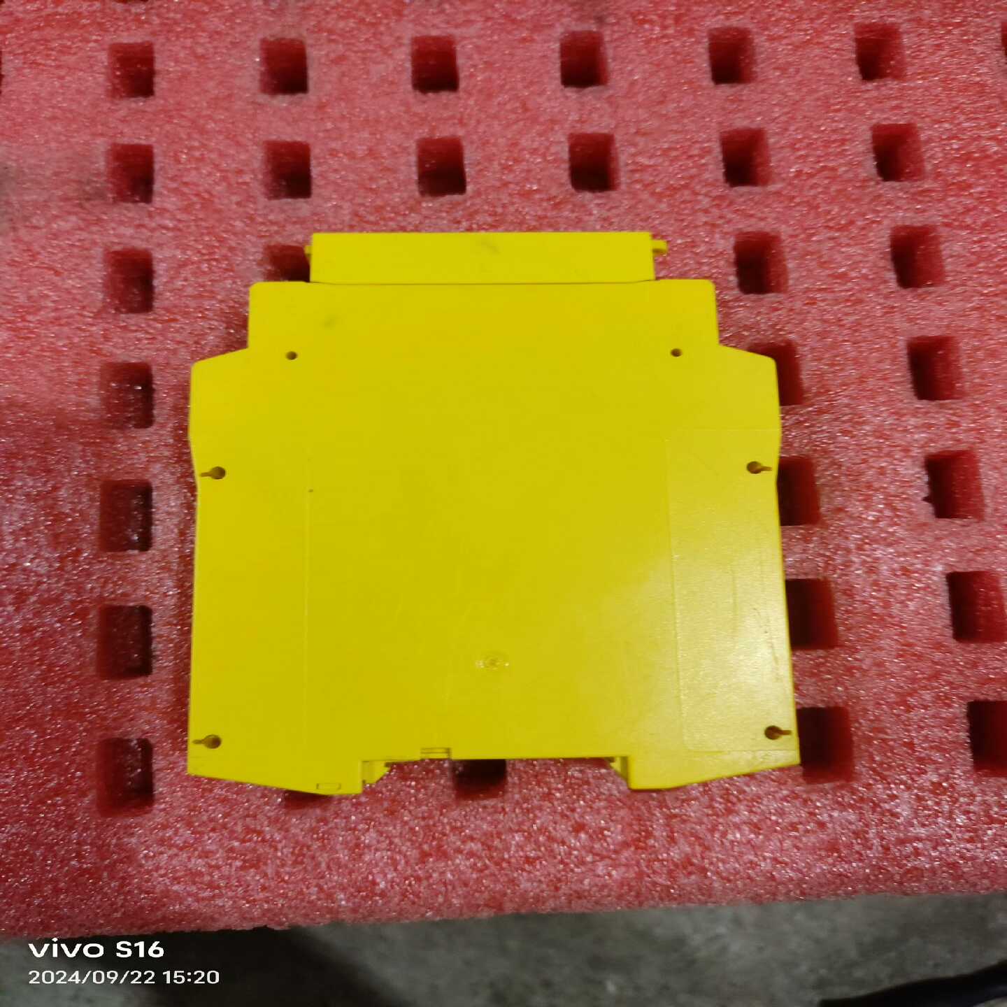 德国西克SICK安全继电器UE410-MU3T5,看图片拍--议价商品 - 图1