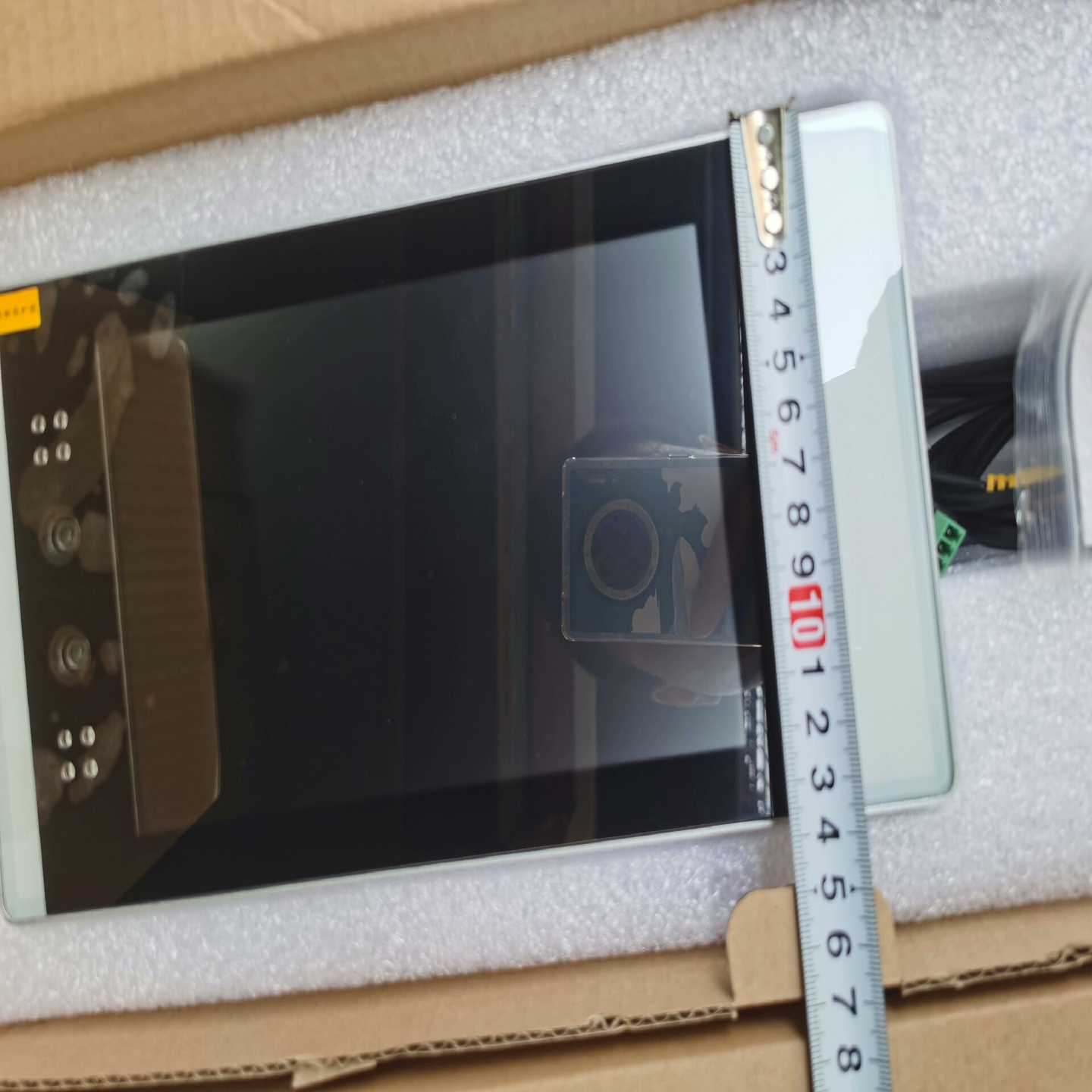 Dynamic face recognition terminal model HG02-G face recognition attendance access control gate, inquiry available
