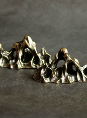 黄铜铸造桌面创意中式茶宠镇纸摆件古铜色金属工艺办公装饰