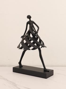 现代简约抽象人物组合一托四雕塑摆件艺术装饰品客厅茶几艺术人物