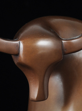 紫铜招财牛摆件牛气冲天家居客厅电视柜办公室装饰品乔迁开业礼品